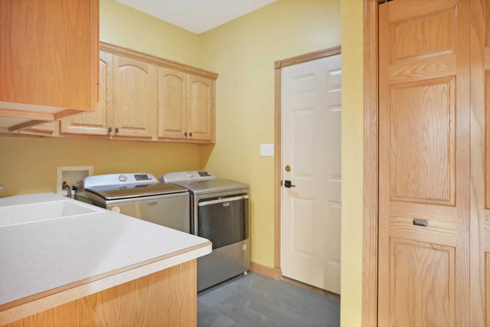 Looking for the perfect home for entertaining? 4129 Tiffany Lane is THE home for you!